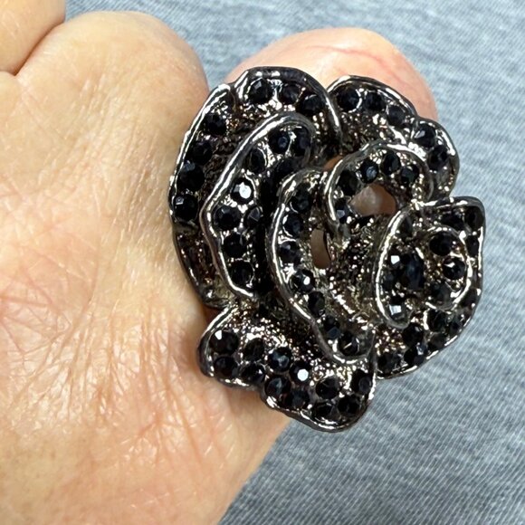 Adjustable Black Rhinestone Rose Flower Ring With Stretch Band Size 9 Women - Picture 14 of 16
